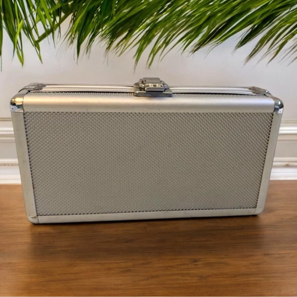 Metal Cigar Box with Foam Interior & Secure Latch - Picture 2 of 7